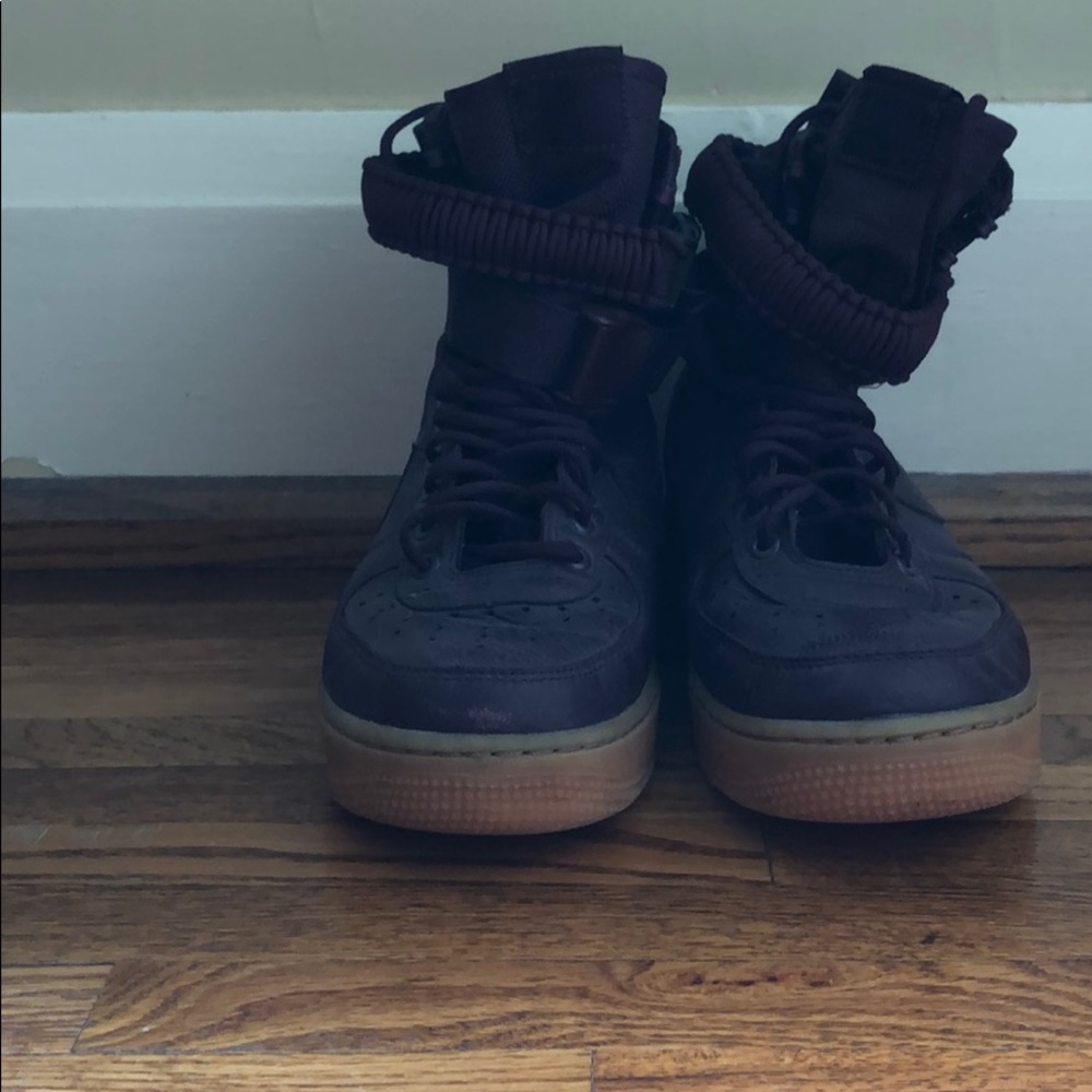 Red nice Air Force 1 high